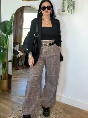 These are so cute and very versatile! I’m wearing a small. I’m 5’3 & 135 lbs 🥰