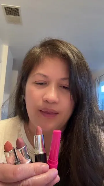 Mac 5 pcs lip set are perfect for everyday. You can pair each lipstick and lip gloss stick  with the same lip liner in shade stone #maccosmetics #maclipcombo #lipcombo #lipsticks #maclipliner 