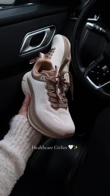 #allswift #womensshoes #walkingshoes #nursetok #healthcareworker 