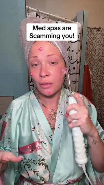 Is there anything she can’t do? #highfrequency #highfrequencyfacial #acnetreatment #wrinkletreatment #hairgrowthtips 