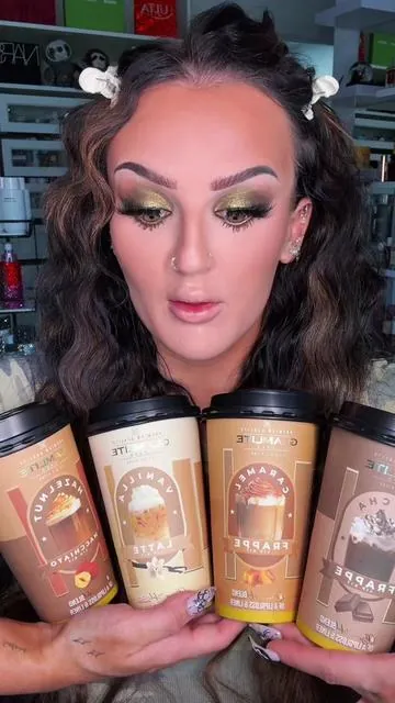 THESE SMELL SO GOOD ITS INSANE… #lipkit #coffee #coffeelipkit #lipcombo 