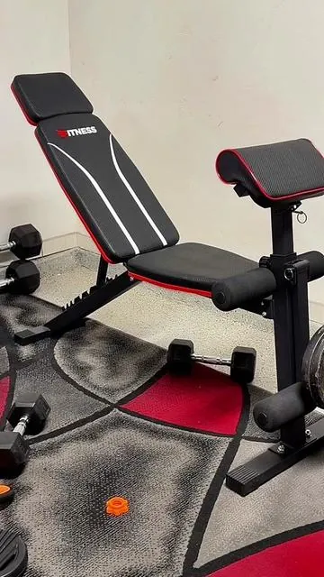 Este banco para ejercicios es de los más completos que vas a encontrar Aguanta hasta 880 lbs, se ajusta en varios ángulos y se dobla para guardar. Ideal para entrenar pecho, piernas, abdomen o lo que quieras desde casa   #BancoParaEjercicios #WorkoutBench #PesasParaEjercicio #EntrenamientoEnCasa #FitnessEnCasa 
