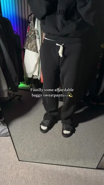 Affordable baggy sweats>>🍃 #baggypants #sweatpants #affordablefashion #affordable #fallfashion 