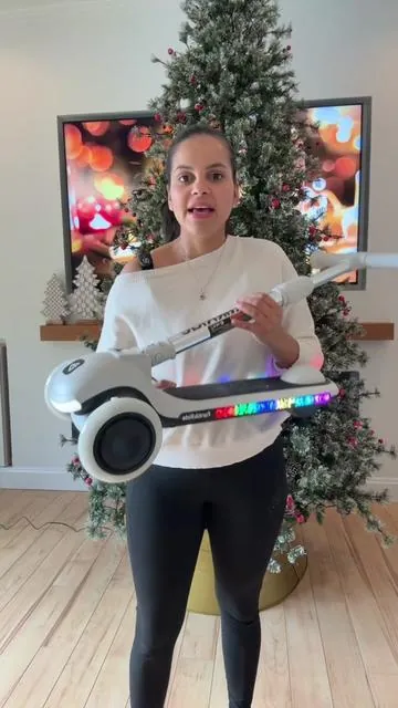 Este scooter con inteligencia artificial ya esta siendo el juguete más buscado este año  #giftguide #giftideas #forkids 