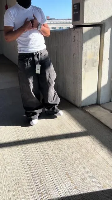 Baggy jeans 👖 #tiktokshop #bigdeal #tiktokshopcreatorpicks #tiktokshopfinds #jeans 