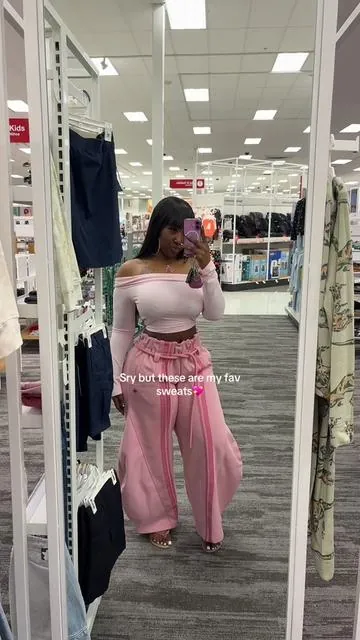 How would you pair these? 💖#aelfriceden #baggysweats #barrelsweatpants #sweatpants #fallfashion 