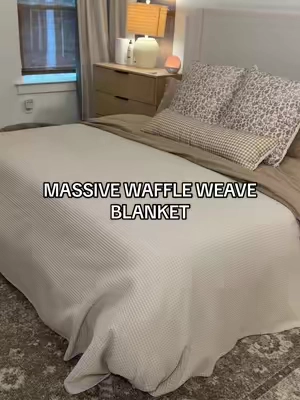 The waffle weave blanket of my dreams ☁️ No more midnight blanket tug-of-war!!! #waffleweaveblanket #tiktokshopfalldealsforyou #tiktokshopblackfriday #bedding #homefinds 