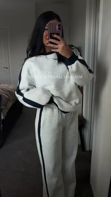 SIZE: LARGE. I couldn’t be more in love with this matching set!! So thick and cozy for Fall and Winter outfits! Something about a matching set is so chic but cozy and makes me feel put together!   Matching Sets for Fall. Sweat Set Outfits. Fall and Winter Oufits. #outfit #outfitinspo #fallfashion #sweatset #matchingset 