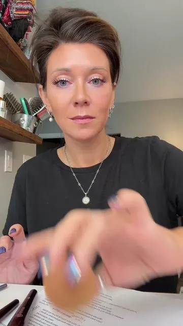 Makeup for mature & sensitive skin starts with the right tools.” Ditch the sponge and switch to brushes! BK Beauty brushes give you better coverage, smoother blend, and are gentle on reactive skin. 💕 Perfect for women 30+ who want flawless, natural-looking makeup without irritation. #bkbeauty #makeuptips #foundationbrush #tiktokshopcreatorpicks #tiktokshopfalldealsforyou 