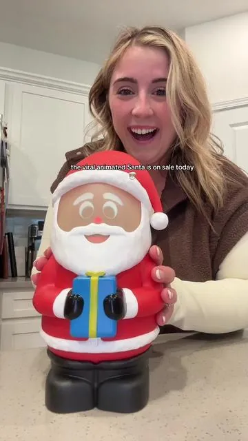Santa is back in stock ☃️🎅🏽#santa #christmas #santaclause 