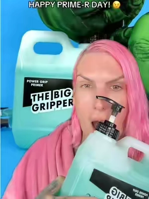 Are the NEW viral @e.l.f. Cosmetics glow reviver plumping lip oils Jeffree Star Approved?! 😮‍💨 #jeffreestar #makeupreview #elfcosmetics #lipoil #BeautyTok 