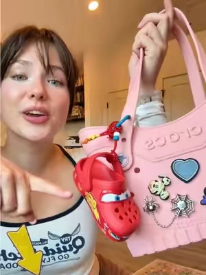 🏎️🏎️🏎️Finally on sale now, Lighthing McQueen jibbitz bag charm!! Love it!!#crocs #foryou #lightningmcqueen #bagcharms #megalive 
