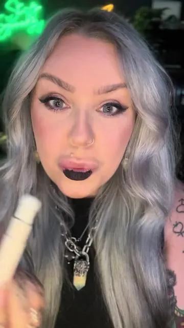 ✨Lip sparkle surprise!?😱✨ • @Judydoll_official Cushion matte lock lip cream in G05 just blew my mind! It’s not even $10 and it’s transfer proof and shockingly smooth! • There are tons of colors featuring: - 24 hour color lock - Bouncy cushion tip  - Plumping with sodium hyalironate and squaline - Hydraded blurred lip lines with tripeptide and seed oil • ***gifted @Judydoll US  #virallip #judydoll #halloweenlip #makeuptok #altlip 