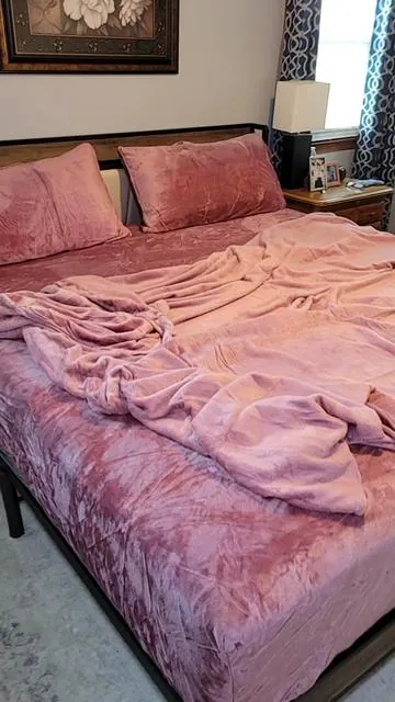 #elegantcomfort #flannelsheets #velvetysoft #softsheets #cuddleweather