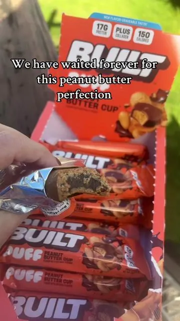 It’s basically a peanut butter cup but in a protein bar and it’s so delicious! So much peanut butter flavor you won’t believe it and it’s going to sell out so fast #PeanutButter #PeanutButterProteinBar #PeanutButterCup #PeanutButterCupBuiltPuff #PeanutButterBuiltPuff 