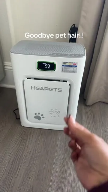 The Heapets air purifier doesn’t just clean the air, it sucks up pet hair!! #airpurifier #petowner #tiktokshopcreatorpicks @Heapets Official 