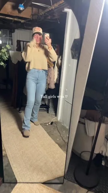 These BBL jeans are hugging alllll the right places AND so  long !!👏🏼  Xoxo @Fashion Nova #tallgirljeans #tallgirlfashion #tallgirlapproved #fashionnova 