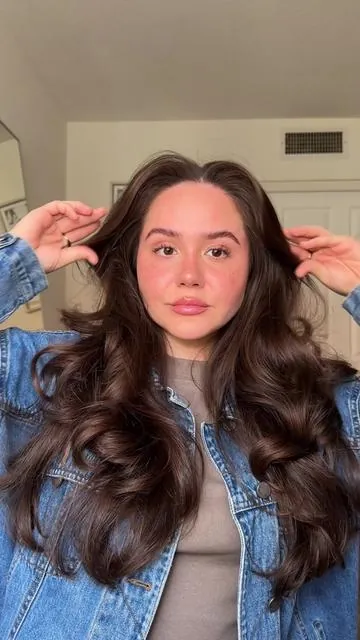take out my overnight heatless blowout rods with me 🥰💕 #heatlessblowout #overnightblowout #heatlesshair #blowout #overnightcurls