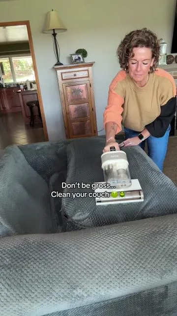 Somehow it’s even better than the last one. High powered, UVC light, ultrasound, heat and scent in one! #mattressvacuum #feppovacuum #cleaning 