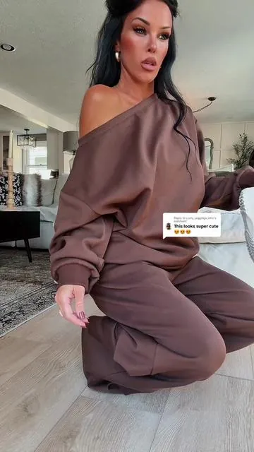 Replying to @Lusty_Leggings_Chic  thank you!!! I am obsessed with this oversized slouchy lounge set!!! #oversizedtshirt #loungesets #slouchysweater #comfyoutfit #airportoutfit 