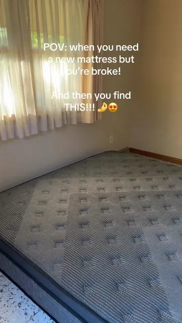 This memory foam hybrid mattress is the 14” king.  It is so plush and comfortable. I can’t get over the price! #mattress #mattresses #memoryfoammattress #hybridmattress @SleepXpress Limited 
