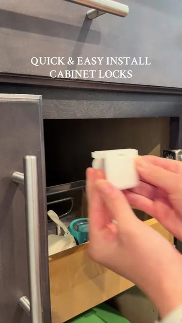 POV: You finally outsmarted your tiny kitchen bandit 👶🏻✨ #babyproofing #momlife #babytok #kitchenhacks 