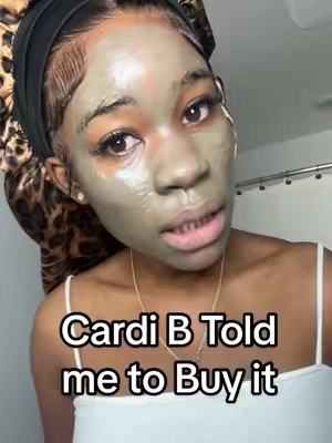 My pores are more tighter and me skin is so much more hydrates #brmud #mudmask #skinhydration #skincareproductsthatwork #skincareroutine 