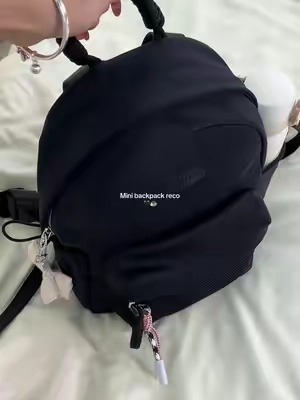 My mini backpack from BAGSMART🖤#bagsmart #everydayessentials #backpack #everydaybag #minibag 