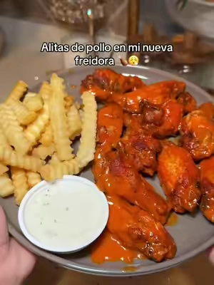 Me encanta mi freidora todo es súper fácil y en menor tiempo y la comida queda deli 😮‍💨😍#freidora #wings #alitas #chickenwings #deepfryer 