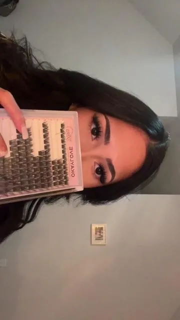 okay but it looks like i went to get my lashes done!! style viva if you want this look ✨