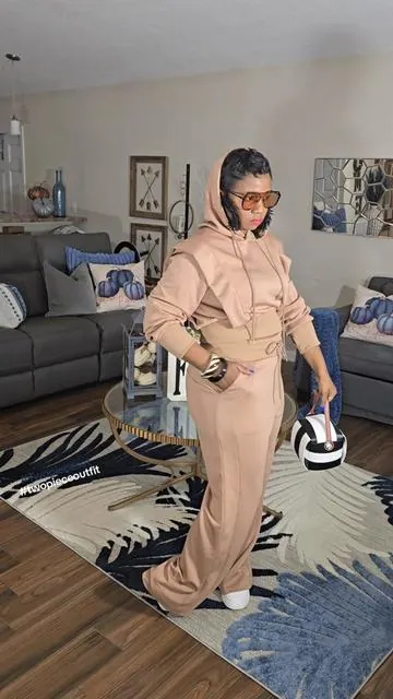 Twopiece tracksuit outfit #twopieceset #twopieceoutfit #fashion #fyp #fallfashion 