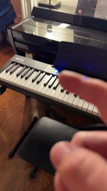 Decent beginner keyboard #keyboard #keyboards #wirelesskeyboard #beginnerpiano  #beginnerkeyboard 
