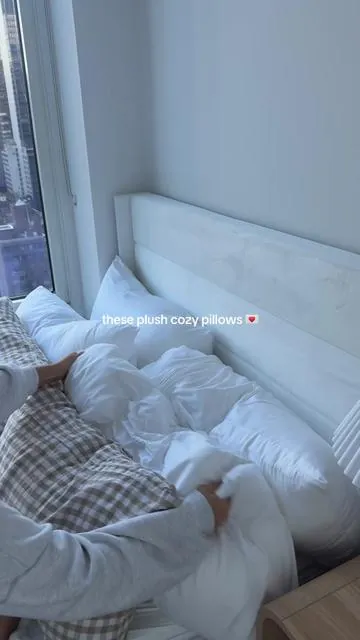 these are seriously the coziest pillows i’ve ever owned 🤭 #kingsizepillows #pillows #tiktokshopcreatorpicks #cozypillow #utopiapillow 