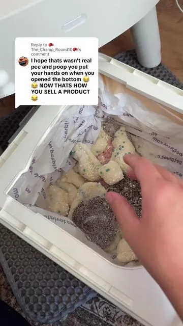 Replying to @🥊The_Champ_Round10🥊 Tapioca clumping litter is the move.  Never going back to clay litter! No sticking, No dust, ultra hard clumps! And smells like vanilla! @MoonForest 