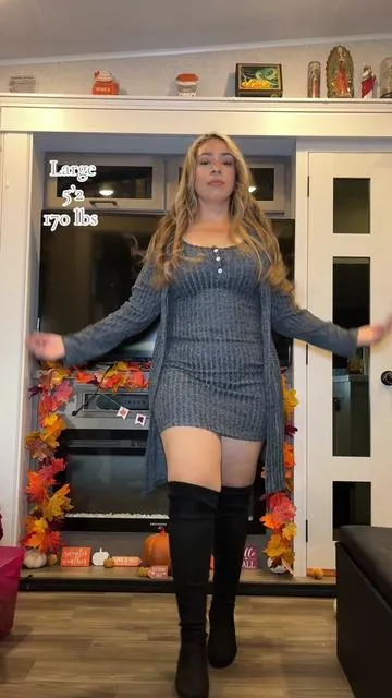 Loving this years fall outfits. This two piece dress outfit is so gorgeous. #dressoutfit #twopieceoutfit #falldresses #falldress #fallfashion 