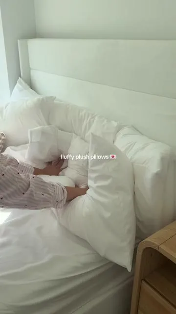 the coziest plush pillows ever 🤭 #tiktokshopcreatorpicks #kingsizepillows #pillows #cozypillow  