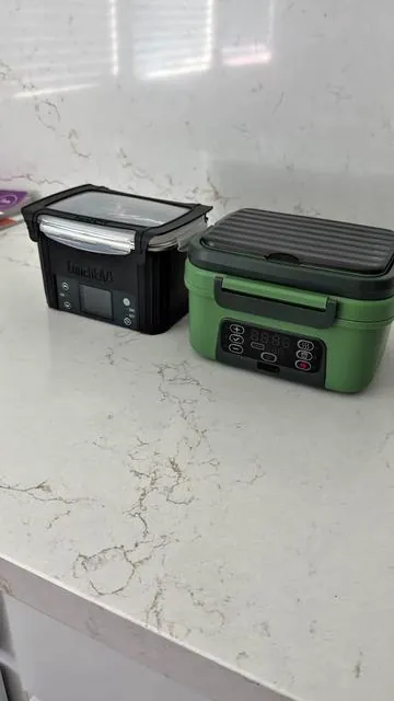 Enjoy hot lunches on the go with this cordless electric lunch box ✨ #lunchboxideas #electriclunchbox #hotlunch #lunchpacking #lunchonthego 