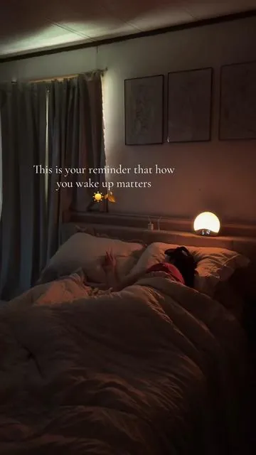 This sunrise alarm clock gradually brightens your room to mimic natural daylight—making mornings way less stressful 🌤️ Plus, it doubles as a white noise machine and night light for the ultimate cozy sleep setup 💤 #sunrisealarmclock #bedroommusthaves #sleepbetter #tiktokshopfinds #morningroutine Aesthetic morning, birds in the morning, wake up routines, sunrise 