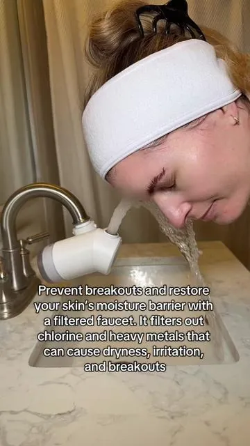I wish I would’ve known about the Qure bathroom faucet filter sooner! It’s been such a game changer for my skincare routine #faucetfilter #qurefaucetfilter #skincareroutine #acneproneskin #dryskin @Qure Skincare 