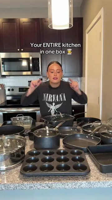 Re-do your whole kitchen in one shot. This 20 piece cookware set covers all your bases. Everything you need in the kitchen!! #cookware #cookwareset #kitchenhack  #kitchenessentials #kitchengadgets