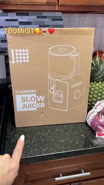 #tiktokshop #tuumiist #exprimidores , #exprimidordeprensadoenfrio en frío TUUMIIST con tolva de alimentación extragrande de 6.5", 5.3" y 4.3", apto para frutas y verduras enteras, fácil de limpiar, alto rendimiento de jugo, sin BPA. #jugosnaturales 