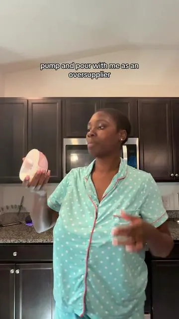 part 2... pump and pour with me using the @MomMed_Official wearable pump #oversupplier #oversupply #pumpingmom #breastmilk #pumping 