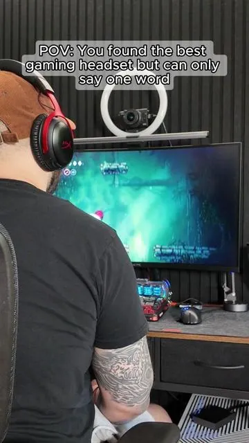 Yeah. Hyper X Cloud 3 is the only wired or wireless headset you need when it comes to gaming or work. #hyperx #hyperxcloud3 #wirelessheadset #gamingheadset #bluetoothheadset 