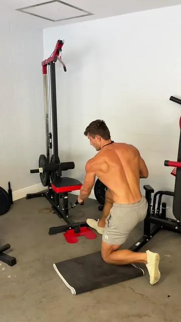 If you have a home gym but don’t have a cable system you are missing out! Very affordable machine here. High and low pulley. Lat pulldown, tricep pushdown, face pulls, bicep curls, seated rows, and much much more. It’s smooth and doesn’t take up a lot of space. You can buy it from this video! The orange shopping cart in the bottom left corner of the video. #homegym #garagegym #backworkout #cableworkout 