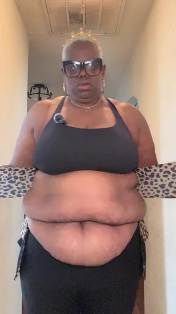 Baby when I say this allowed me to breathe. Gone and get snatched.  #waistcincher #snatched #shapewear #breathable #tiktokmademebuyit 