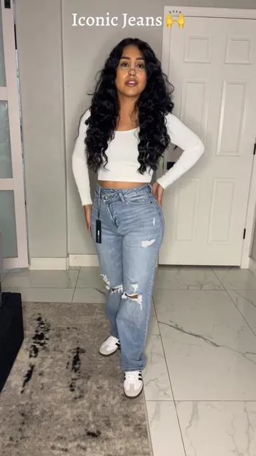 #fashion #fashionnova #jeans #jeansoutfit #fallfashion 