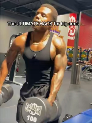 Triceps > Biceps #triceps #armday #calisthenics 