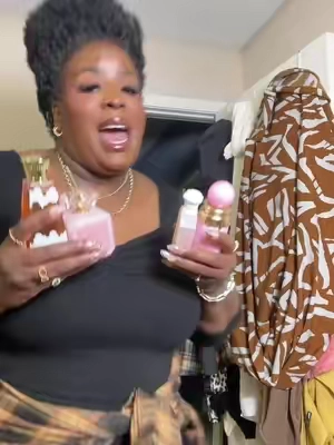 If you want your bougie marshmallow perfumes to last you have to layer your skin care products. This perfume spray and oil is perfect for that. #perfumes #perfumetiktok #boujeemarshmallow @Scentual Fragrances #fragrance 