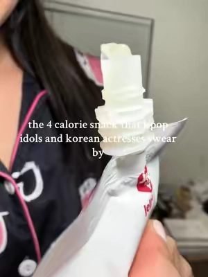 these konjac jellies are only 4 calories a pouch, taste so good, and don’t make you feel heavy. def my new late-night craving hack!!   #konjacjelly #koreansnack #lowcalsnack #healthyfood #tiktokshopcreatorpicks 