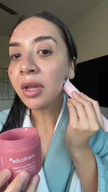 @medicube global the side by side is unreal. It’s like a workout for my face #tiktokshopcybermonday #tiktokshopblackfriday #kbeauty #medicube #viralskincare 